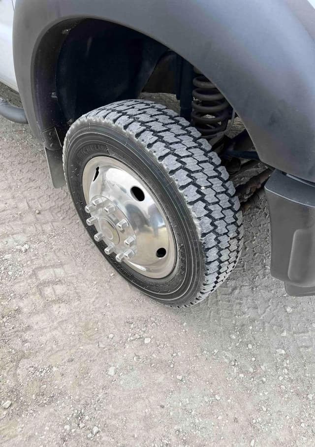 Image of Ford F-550 equipment image 1