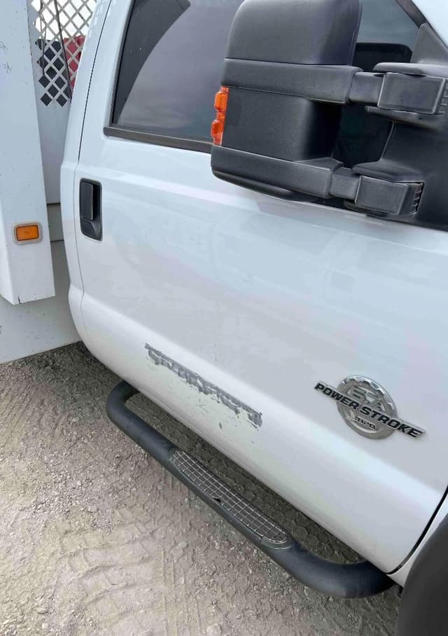 Image of Ford F-550 equipment image 2