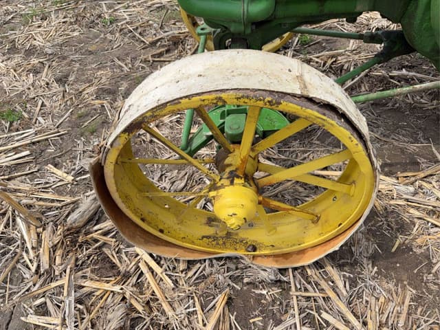 Image of John Deere D equipment image 3