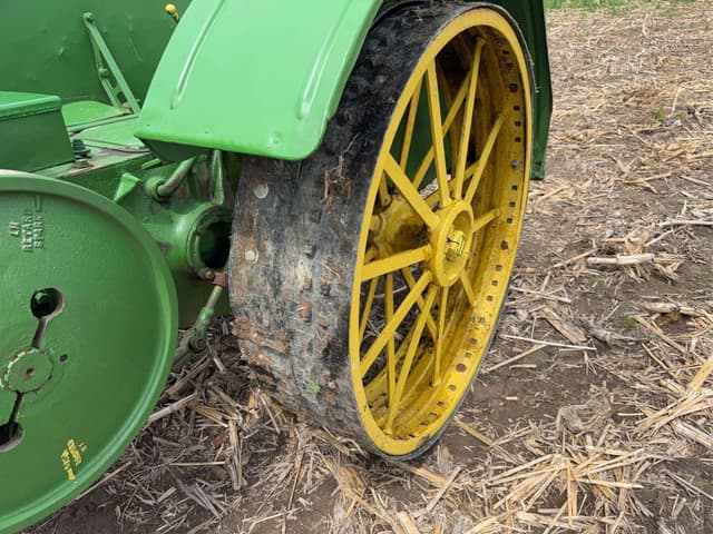 Image of John Deere D equipment image 2
