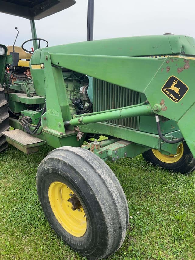 Image of John Deere 2940 equipment image 2