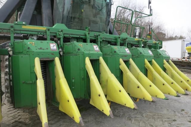 Image of John Deere 7760 equipment image 4