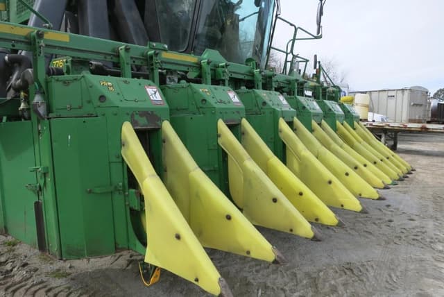 Image of John Deere 7760 equipment image 3