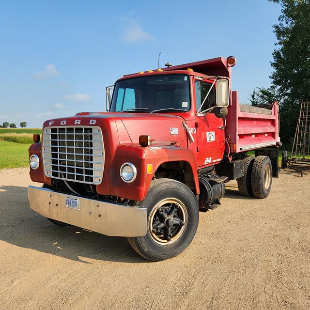 Image of Ford 900 equipment image 1