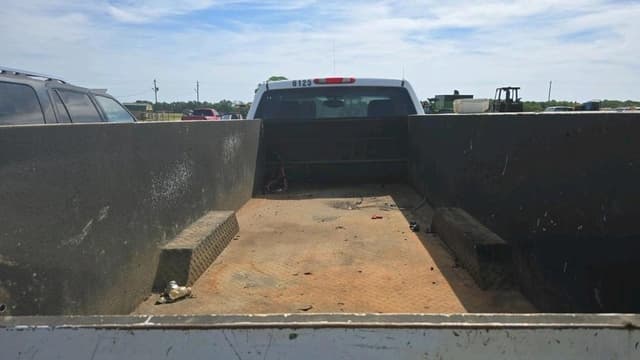 Image of Chevrolet 3500HD equipment image 3