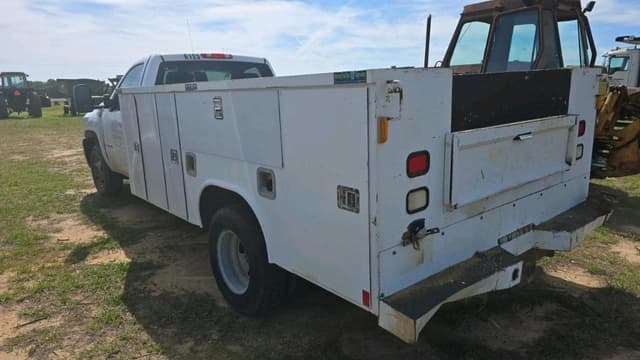 Image of Chevrolet 3500HD equipment image 4