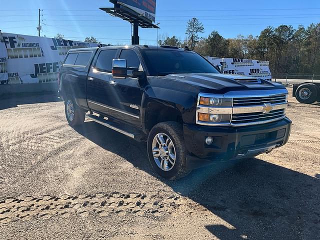 Image of Chevrolet Silverado equipment image 2