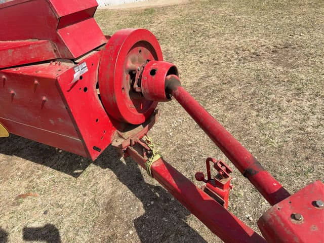 Image of New Holland Hayliner 273 equipment image 3