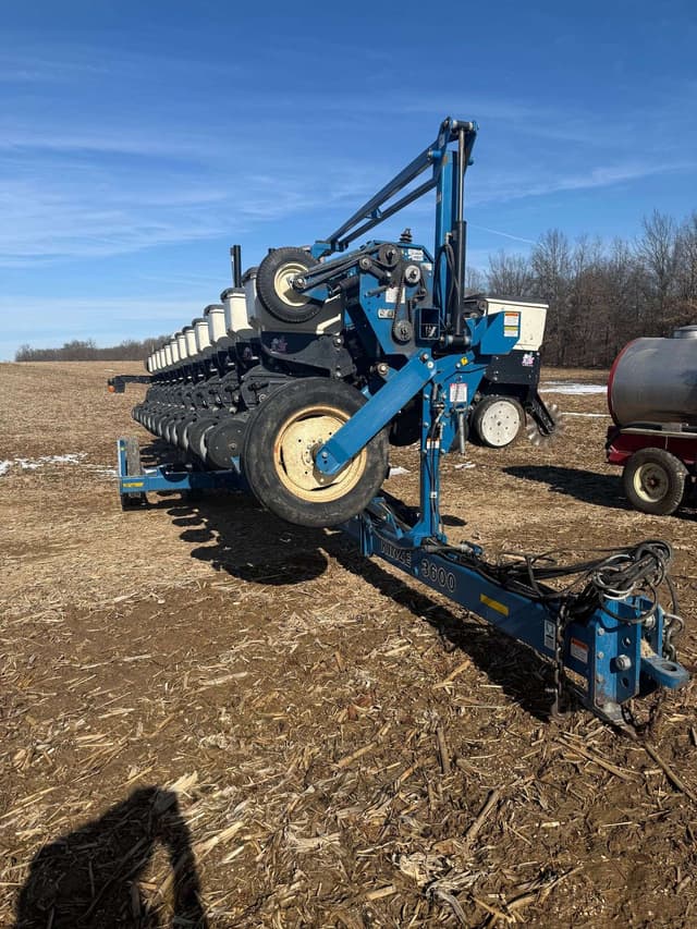 Image of Kinze 3600 equipment image 1