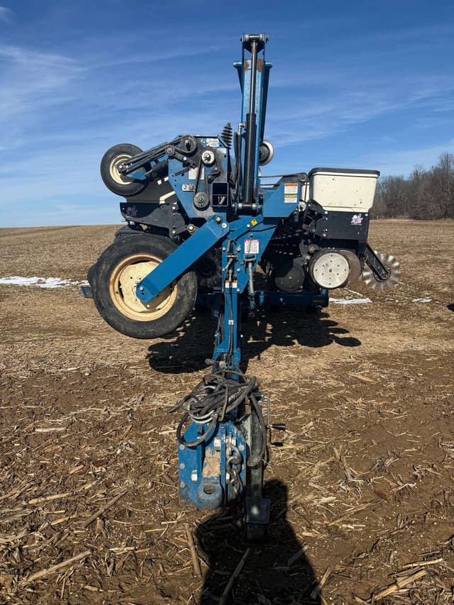 Image of Kinze 3600 equipment image 2