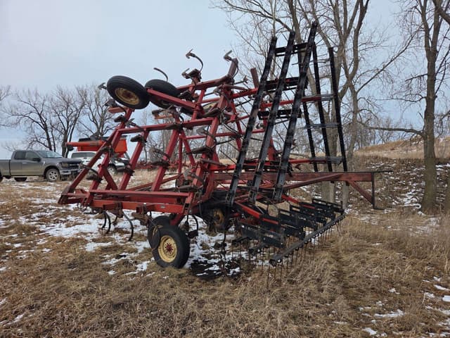 Image of International Harvester 4600 equipment image 3