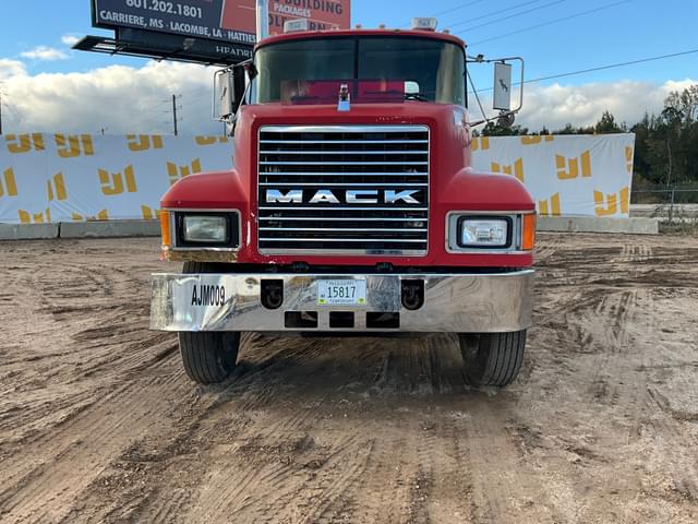 Image of Mack CH613 equipment image 1