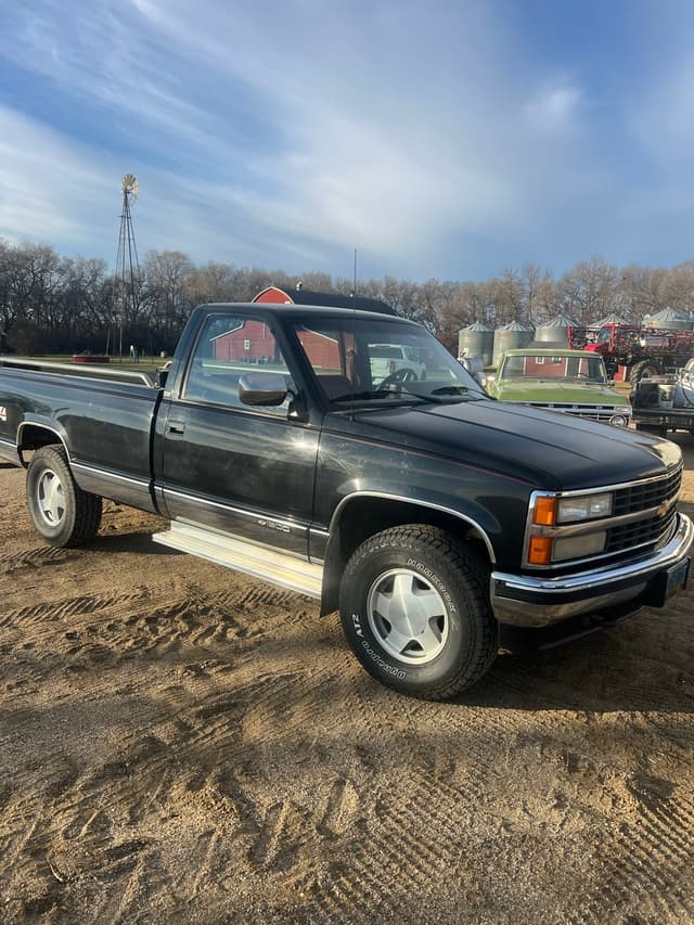 Image of Chevrolet 1500 equipment image 3