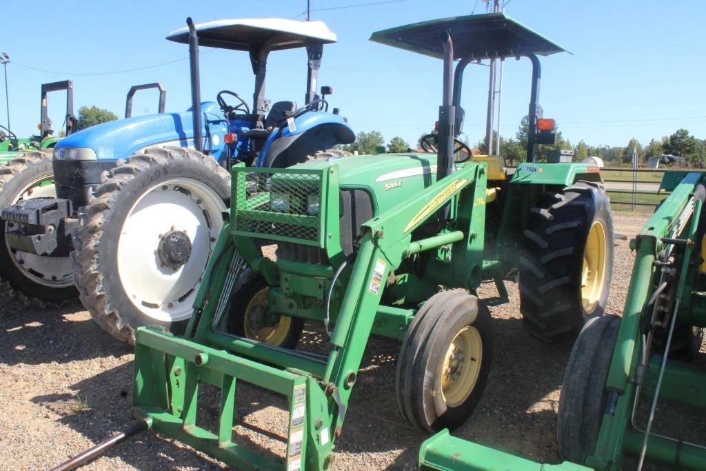 John Deere 5065E Equipment Image0