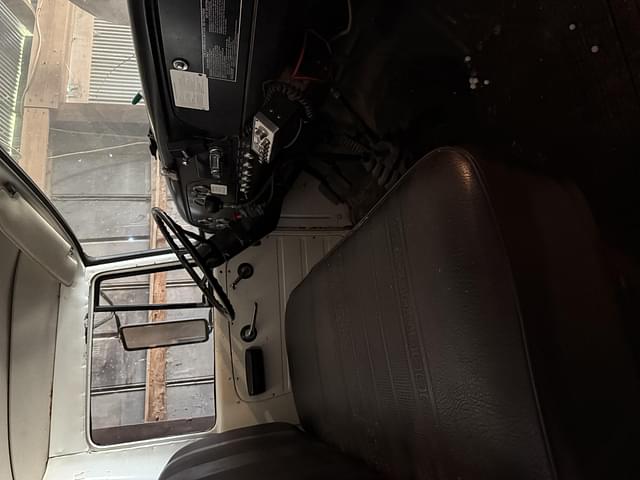 Image of International Loadstar equipment image 4