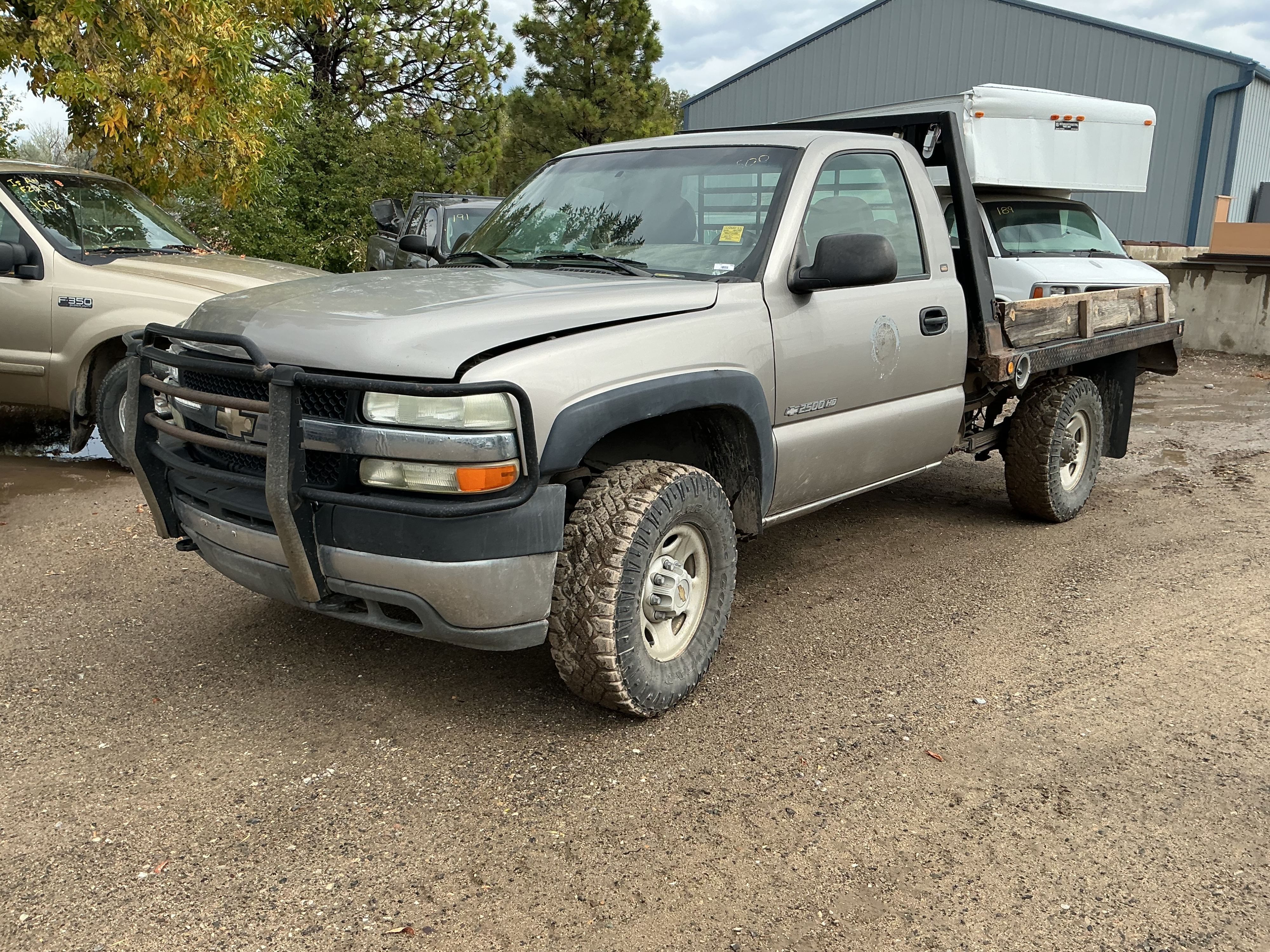 2002 Chevrolet 2500HD Equipment Image0