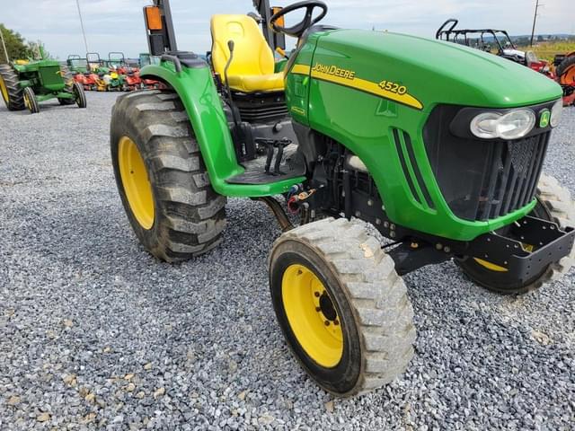 Image of John Deere 4520 equipment image 2