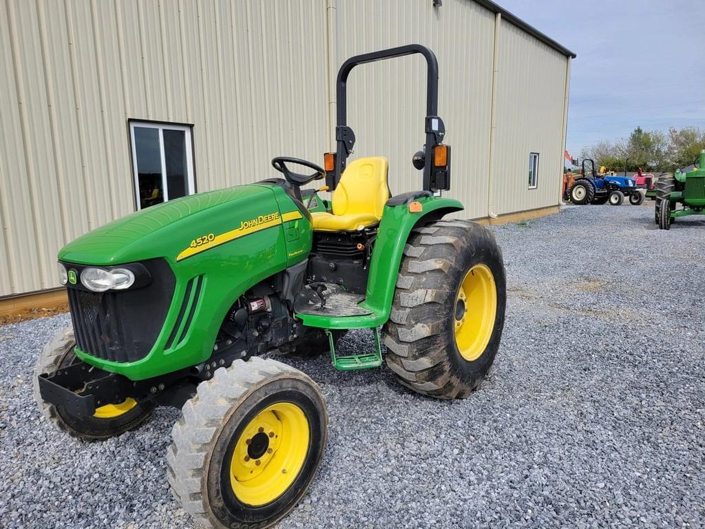 Image of John Deere 4520 Primary image