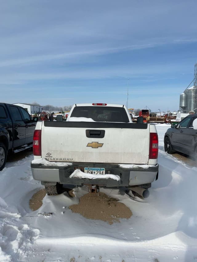 Image of Chevrolet 2500HD equipment image 4