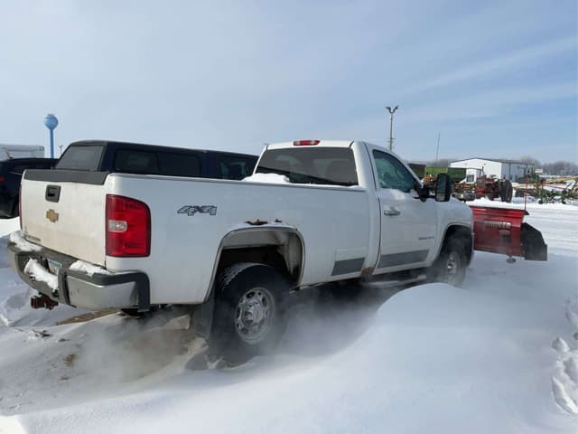 Image of Chevrolet 2500HD equipment image 3