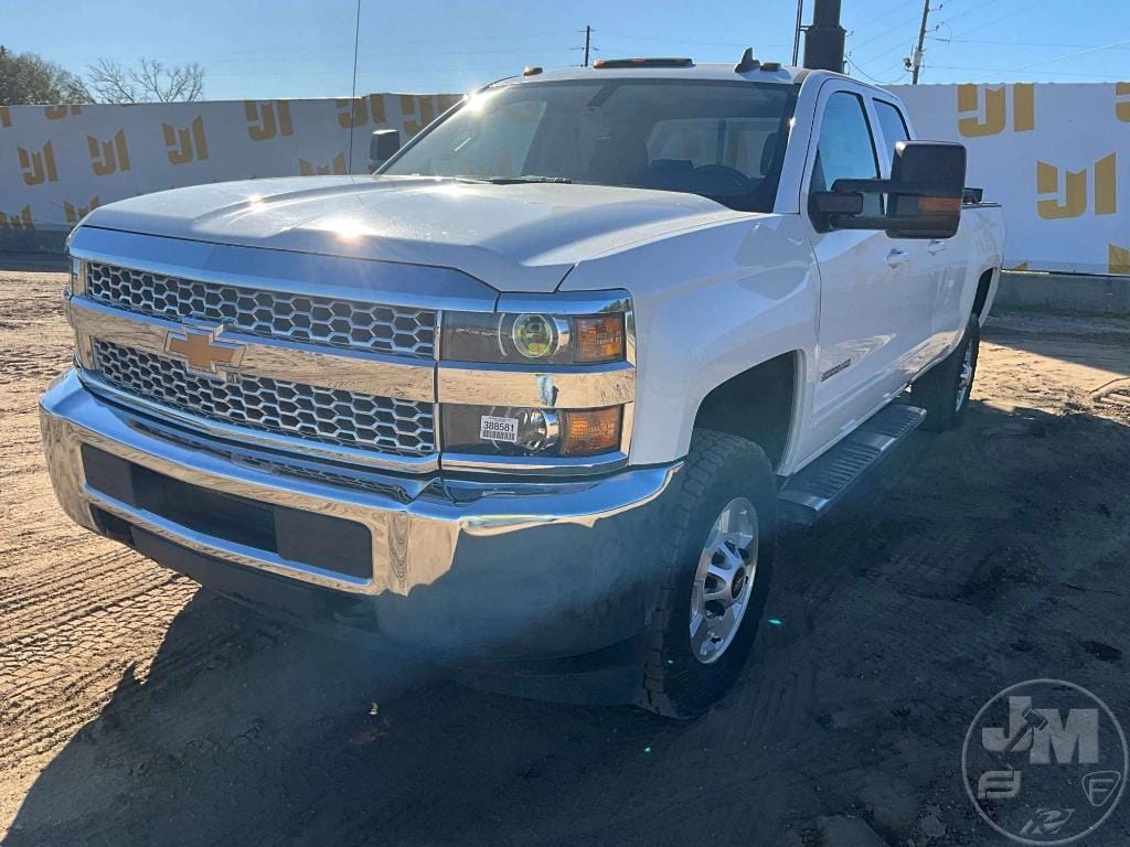 2019 Chevrolet 2500HD Equipment Image0