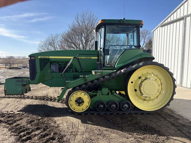 Image of John Deere 8400T equipment image 3