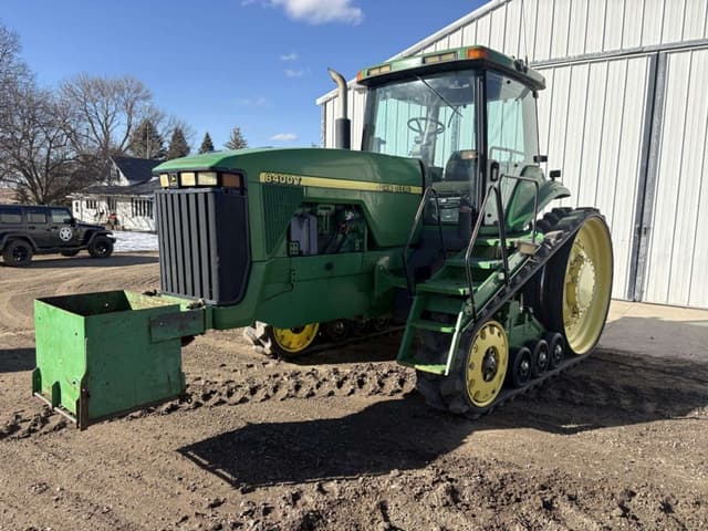 Image of John Deere 8400T equipment image 2