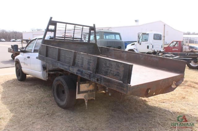 Image of Dodge Ram 3500 equipment image 3