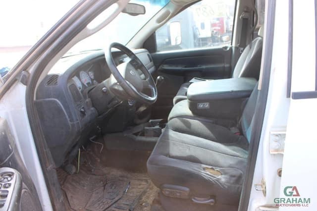 Image of Dodge Ram 3500 equipment image 4