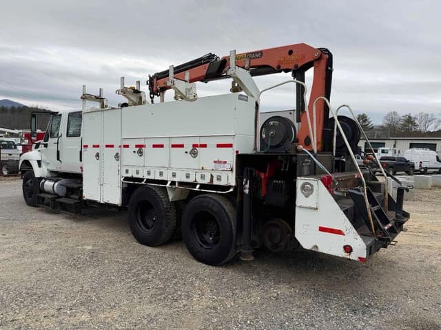 Image of International 7400 equipment image 3