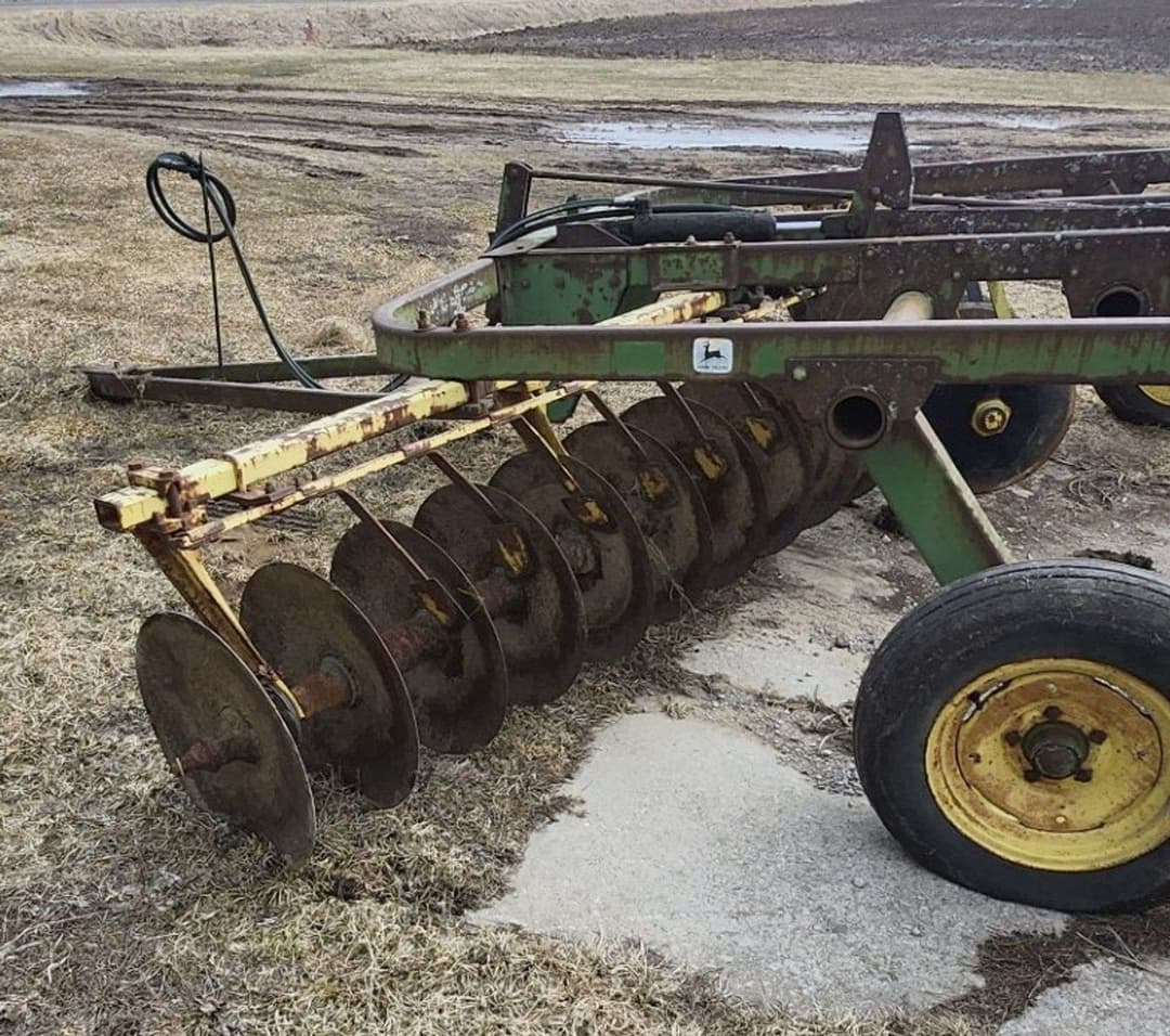 Image of John Deere 110 Image 1