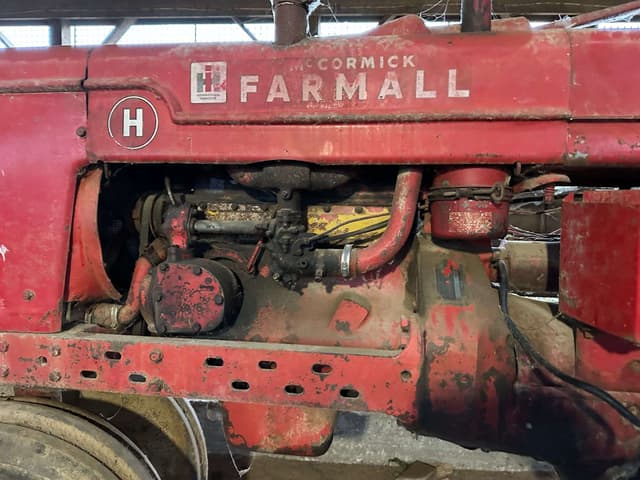 Image of Farmall H equipment image 1