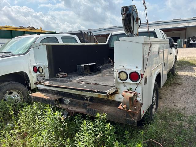 Image of Chevrolet 2500HD equipment image 2