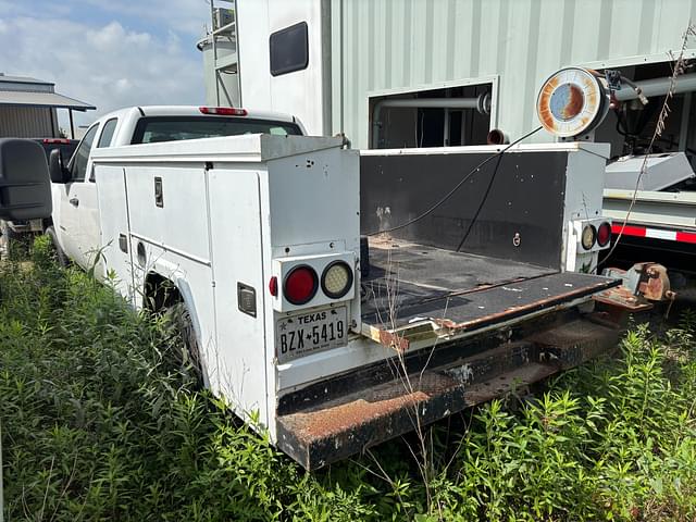 Image of Chevrolet 2500HD equipment image 4