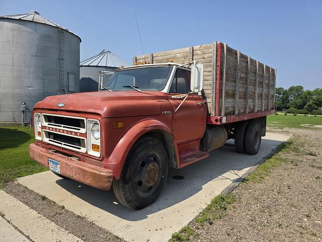 Image of Chevrolet C50 equipment image 1