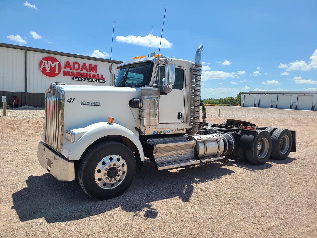 Image of Kenworth W900 Primary image