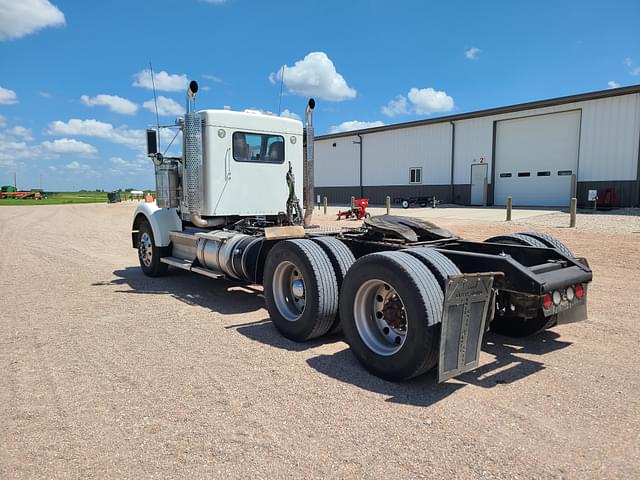 Image of Kenworth W900 equipment image 3