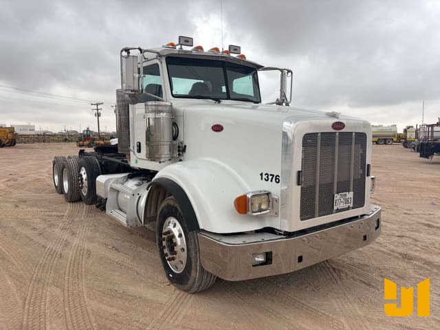 Image of Peterbilt 367 equipment image 2