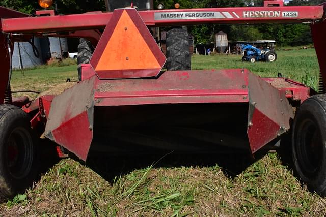 Image of Massey Ferguson 1359 equipment image 2