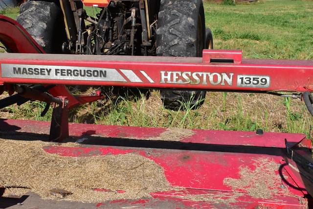 Image of Massey Ferguson 1359 equipment image 3