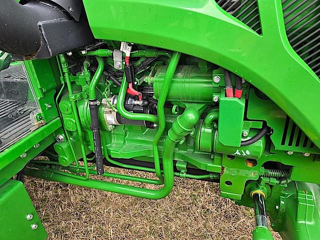 Image of John Deere 5055E equipment image 3