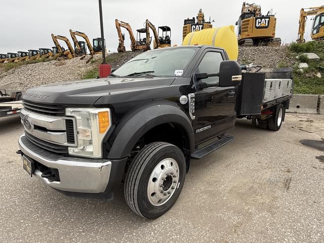 Image of Ford F-550 equipment image 2