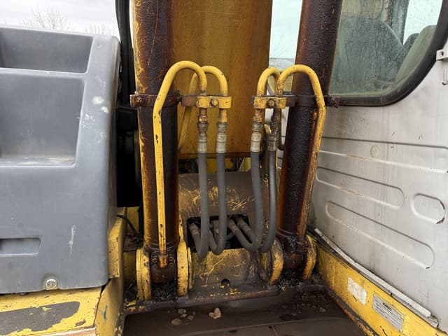 Image of Kobelco SK135SRLC equipment image 3