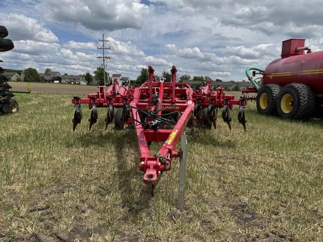 Image of Sunflower 4511 equipment image 1