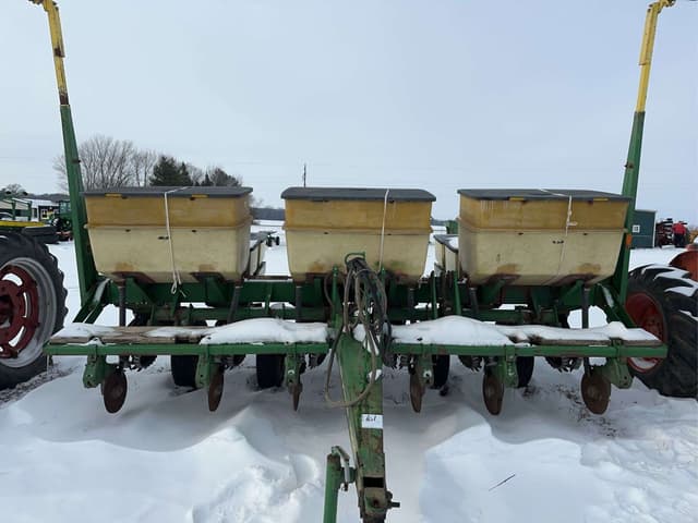 Image of John Deere 7000 equipment image 1