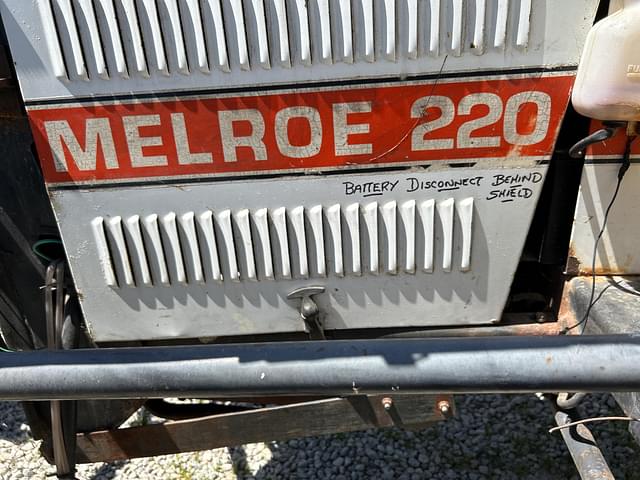 Image of Melroe 220 equipment image 4