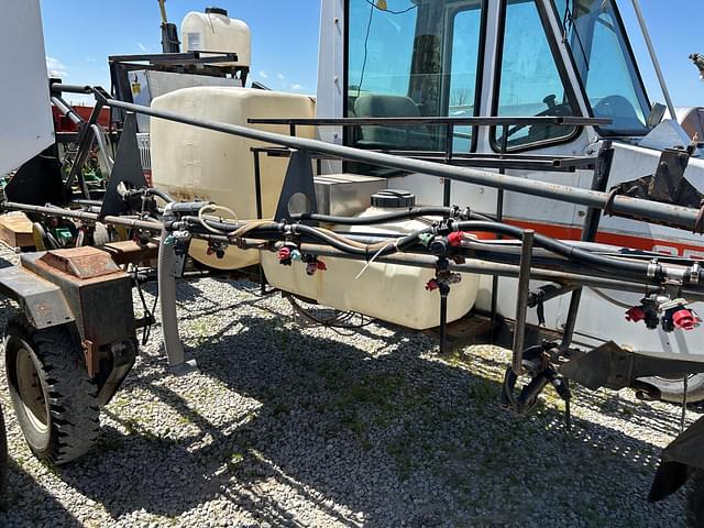 Image of Melroe 220 equipment image 2