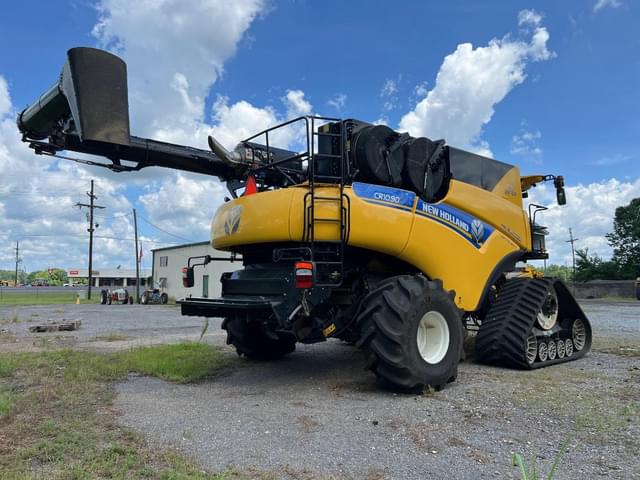Image of New Holland CR10.90 equipment image 4