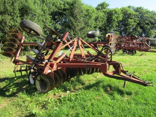 Image of International Harvester 490 equipment image 1