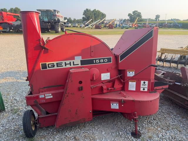 Image of Gehl 1580 equipment image 1